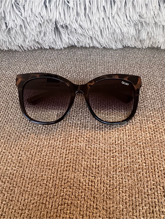 Quay Australia Tortoiseshell Cat-Eye Sunglasses with Gradient Gray Lenses main image 5
